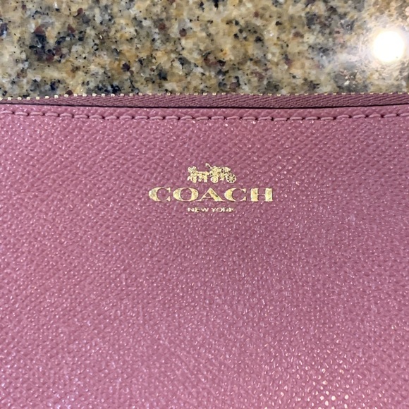 Coach Pink leather wristlet - Picture 3 of 10